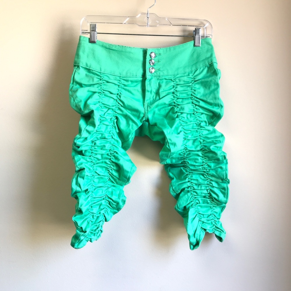 Diva Star ⭐️ Green Scrunchy Capris